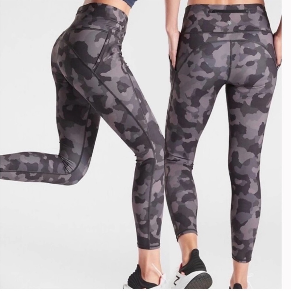 Athleta Lightening 7/8 Camo Yoga, Workout Pants